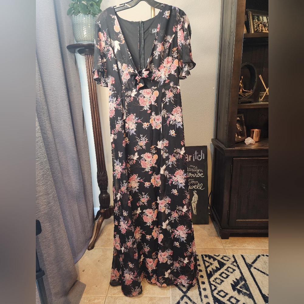 Nwot Lulu's floral dress